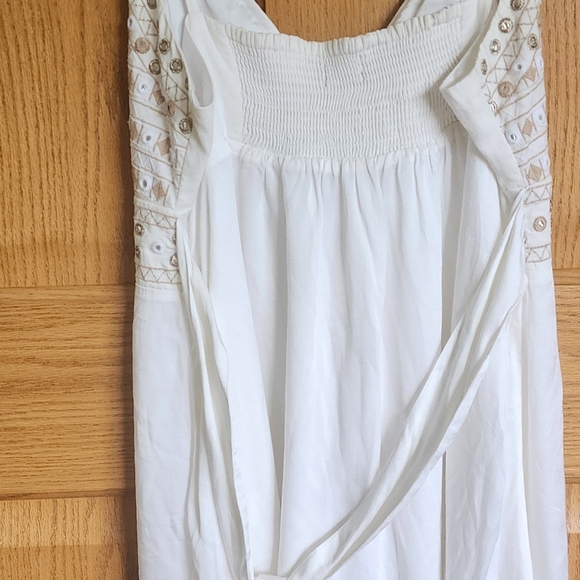 White dress - Picture 5 of 6